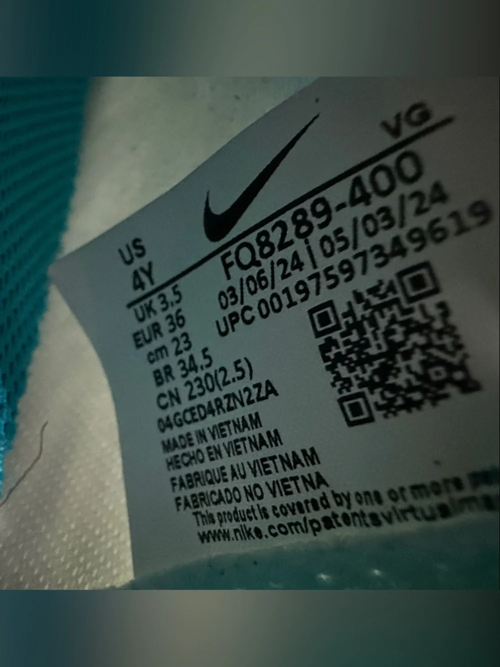 Nike Mercurial Vapor 16 Club indoor soccer sneakers